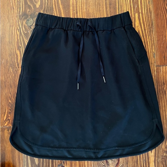 LULULEMON ATHLETICA On The Fly Skirt Black Athletic Wear Pockets - Picture 2 of 9